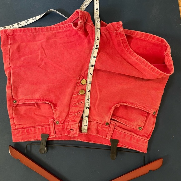 Vintage red denim high waisted shorts - Picture 4 of 4